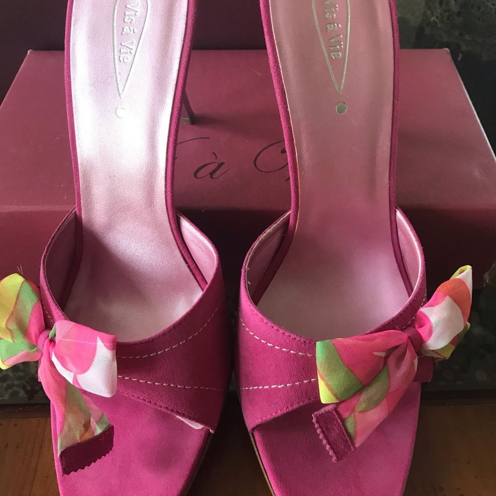 Ladies Suede Shoes